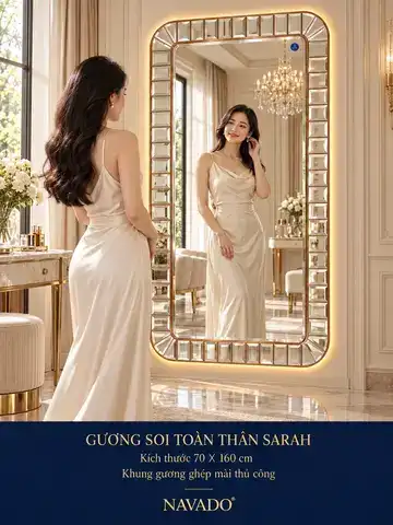 Gương soi toàn thân Sarah 70 × 160 cm — quý cô Việt Nam ngắm gương trong phòng thay đồ tân cổ điển Paris